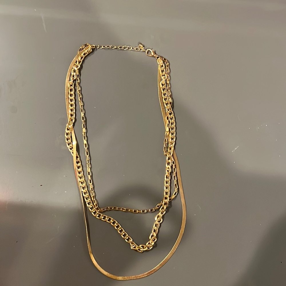 Gold chain necklace